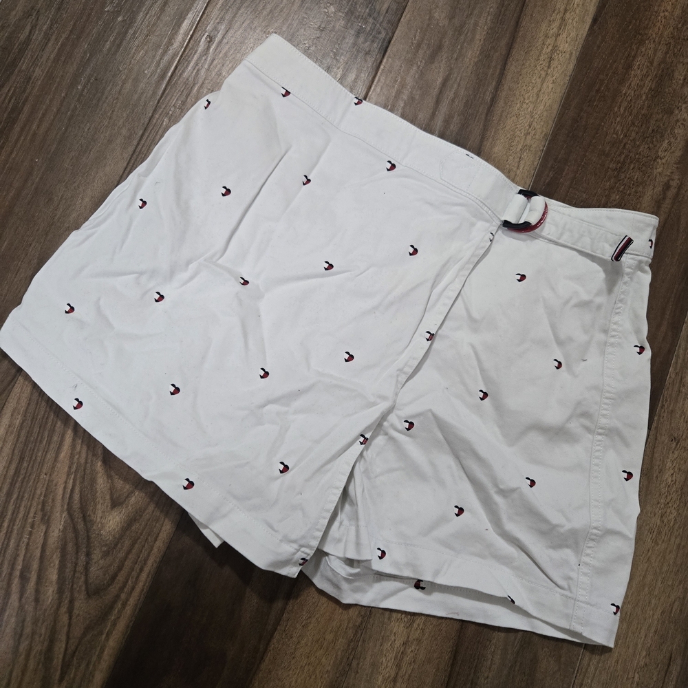 Tommy Hilfiger White Patterned Women's Shorts